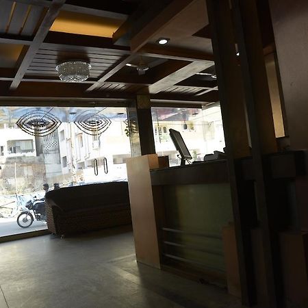 Hotel Sri Sai Krupa Hyderabad Bagian luar foto
