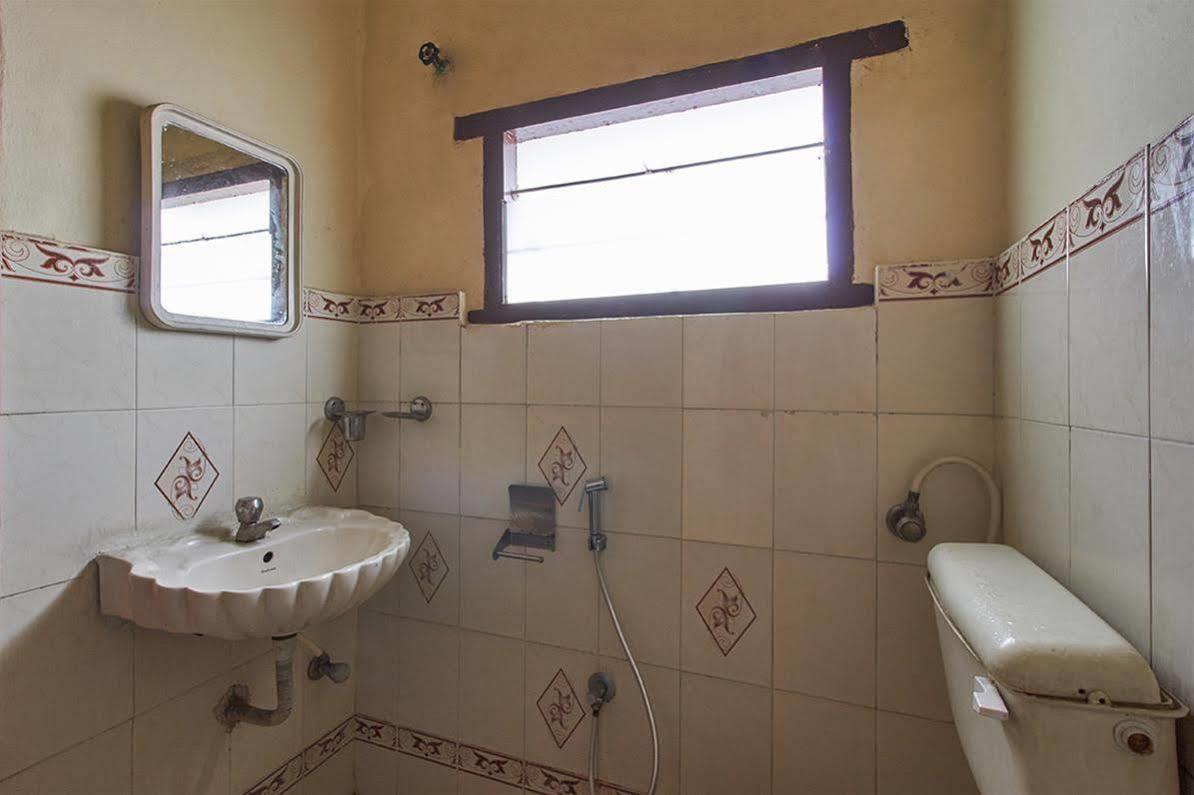 Hotel Sri Sai Krupa Hyderabad Bagian luar foto