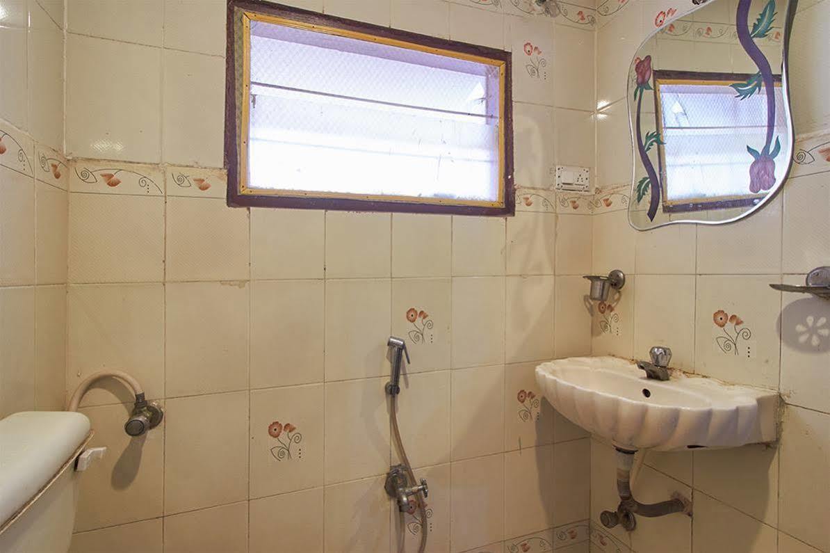 Hotel Sri Sai Krupa Hyderabad Bagian luar foto