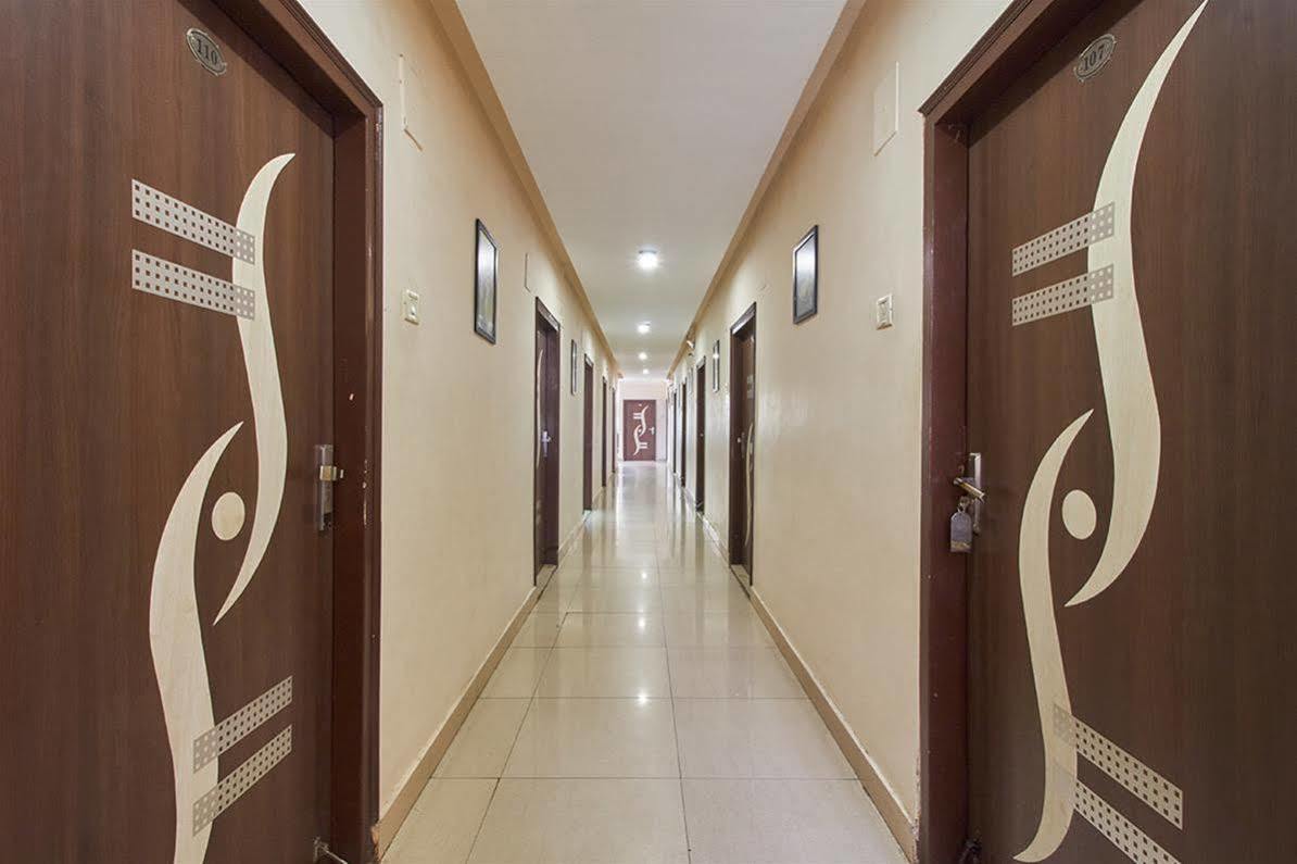 Hotel Sri Sai Krupa Hyderabad Bagian luar foto