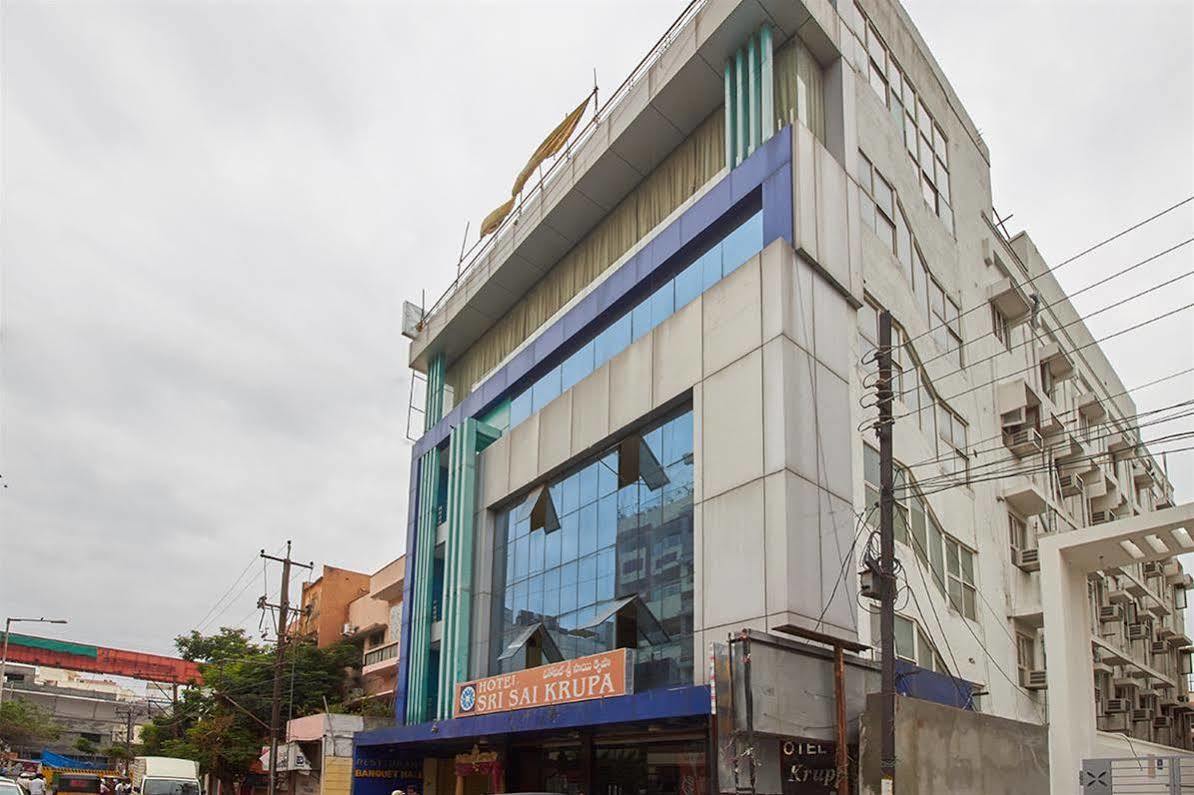 Hotel Sri Sai Krupa Hyderabad Bagian luar foto