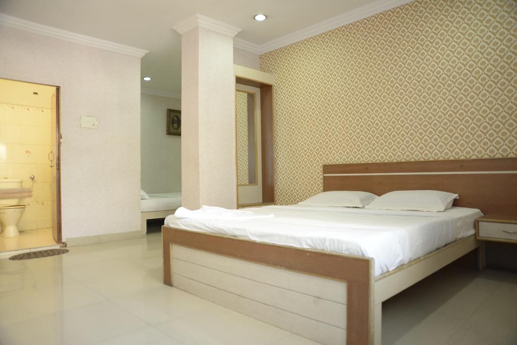 Hotel Sri Sai Krupa Hyderabad Ruang foto