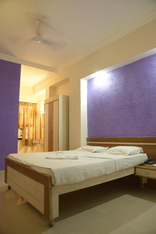 Hotel Sri Sai Krupa Hyderabad Bagian luar foto