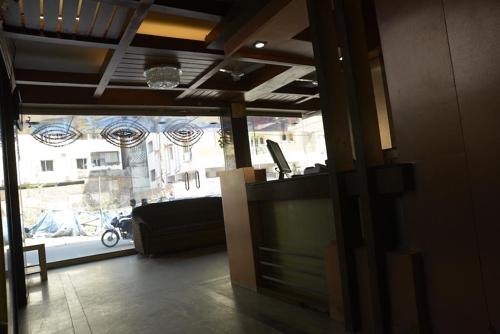 Hotel Sri Sai Krupa Hyderabad Bagian luar foto
